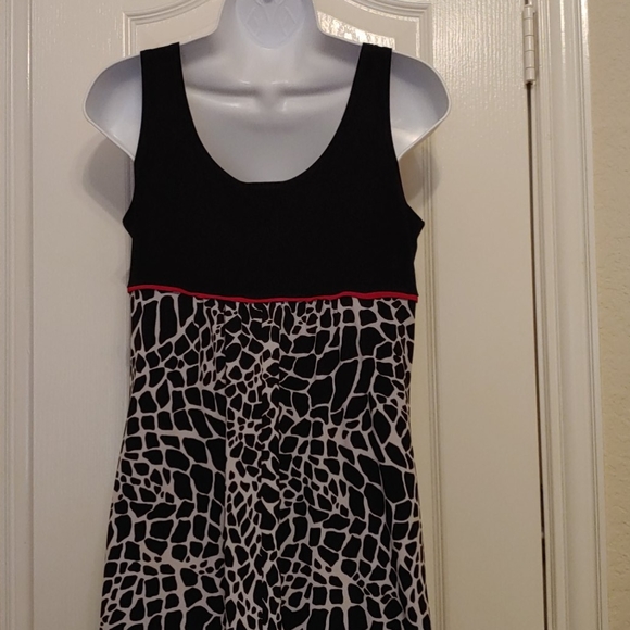 Dress - Picture 2 of 3